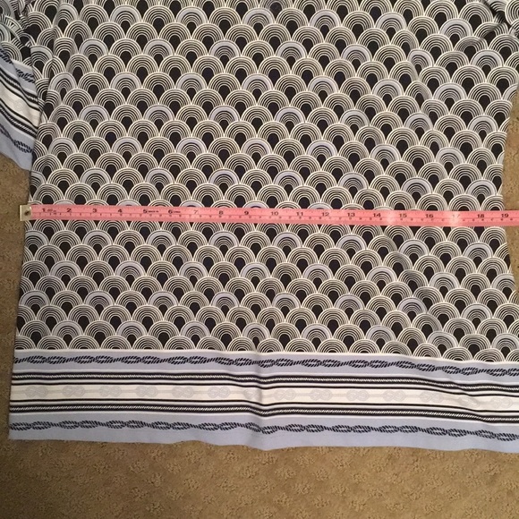 Blue Hues Gorgeous Top! - Picture 4 of 4